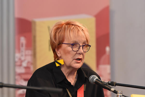 "ON JE ŽELEO MENE JER SAM IMALA LOVU" Ljubavni život Vedrane Rudan ostavlja bez reči, svi u ČUDU kroz šta je PROŠLA