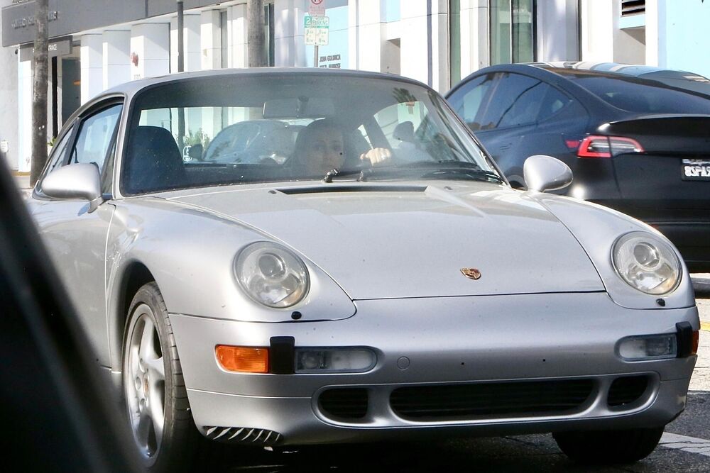 Paparaci su je fotografisali dok je sedela za volanom