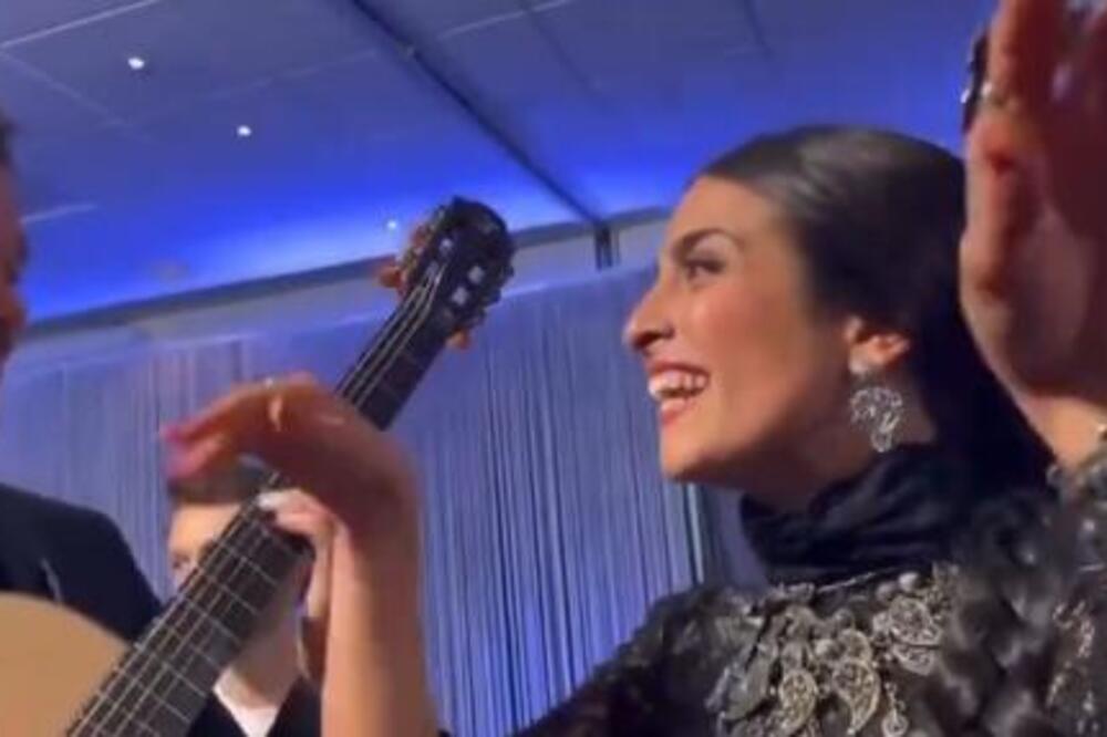 EVO PREDSTAVNICI KOJE ZEMLJE PEVAJU AJDE JANO: U Malmeu ODZVANJAJU STIHOVI naše pesme, pravo oduševljenje