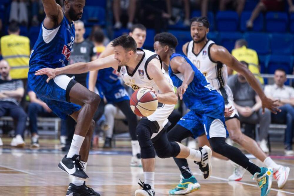 AVRAMOVIĆ PROMAŠIO POBEDU! Sramotna igra Partizana, Budućnost izborila majstoricu!