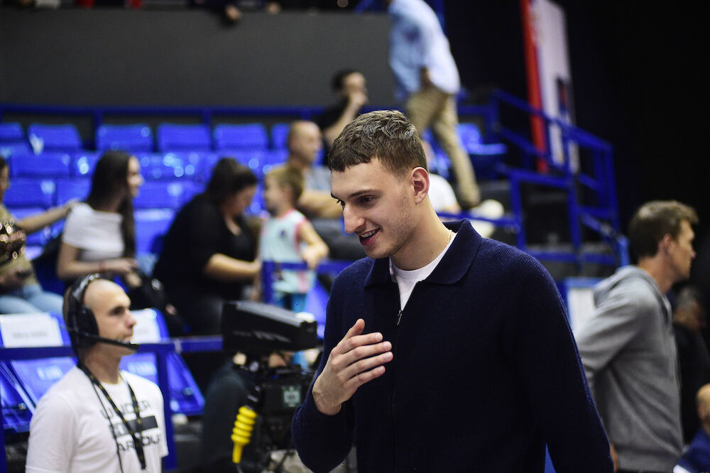 Nikola Jović na utakmici Mege i Crvene zvezde