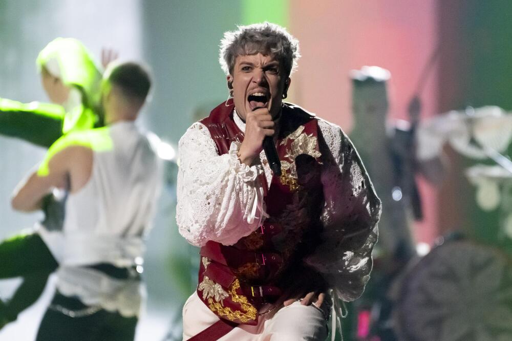 "Nije vreme za slavlje, već za zajedništvo i poštovanje" Hrvat odložio koncert zbog tragedije u Novom Sadu