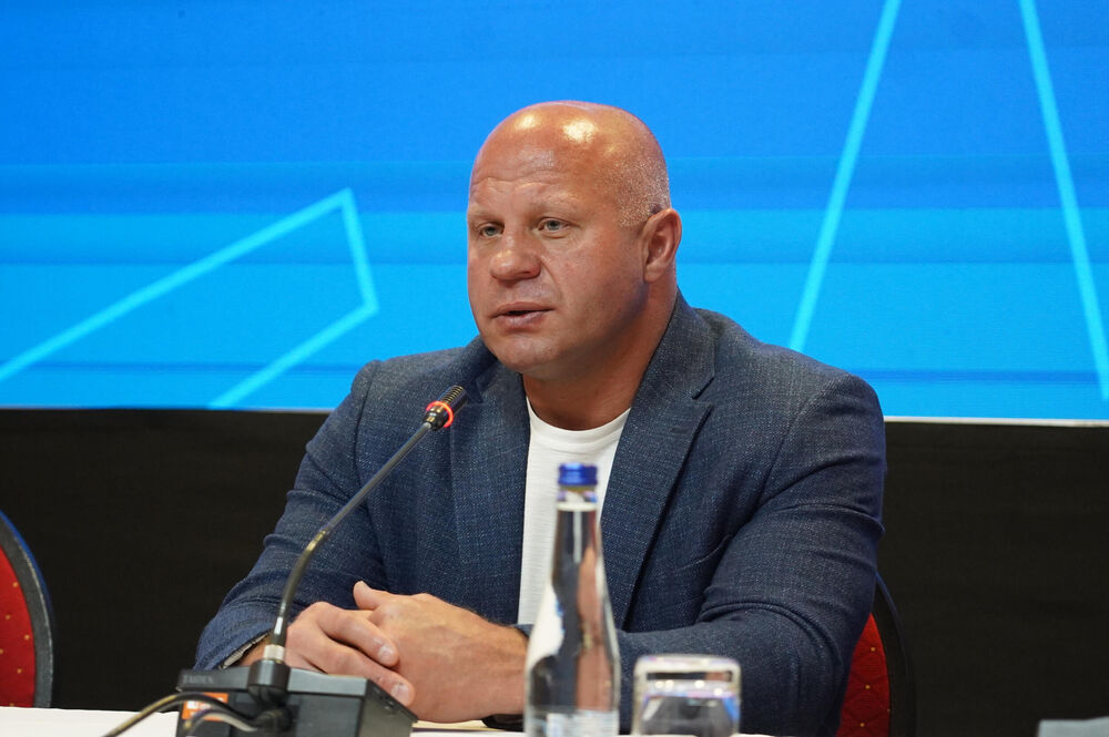 Fjodor Jemeljanjenko na konferenciji za medije