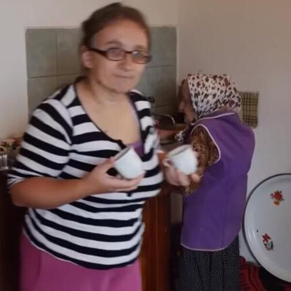 SIN, SNAJA, SVEKAR I SVEKRA SPAVAJU U ISTOJ SOBI: Ljudi su u čudu kad vide kako Hasanovići žive (VIDEO)