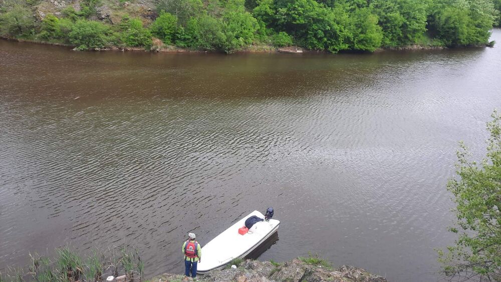 Crvene mrlje u reci Lim