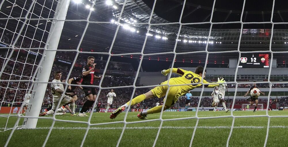 Mile Svilar na utakmici Bajera i Rome u Leverkuzenu