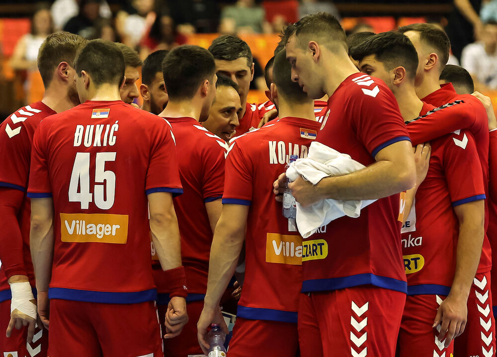 Boris Rojević i rukometaši Srbije