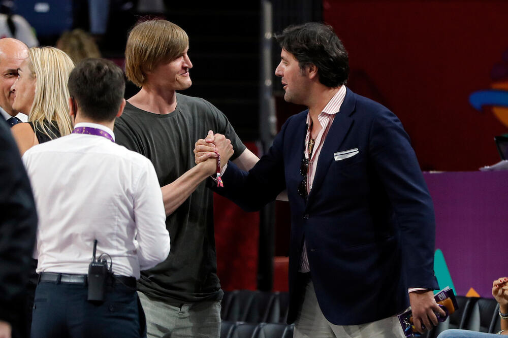 "MOŽE DA ME VARA JEDNOM GODIŠNJE": Žena LEGENDE zgranula javnost