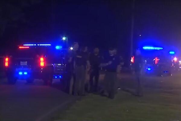 STRAŠNA PUCNJAVA U ALABAMI: Najmanje troje mrtvih, napadač se svađao, a onda je izvadio VATRENO ORUŽJE (VIDEO/FOTO)