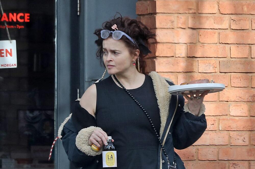 SADA ŠETA BAŠ JAKU CICU, A NEKADA JE SA OVOM ŽENOM DELIO POSTELJU: Zvali ih ČUDACI, njen izgled će vas ZABEZEKNUTI