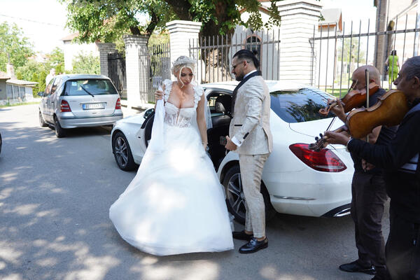 SLAVLJE ISPRED SUDA! Konačno su potpisali papire - NAJKRAĆI BRAK u Srbiji je konačno OKONČAN