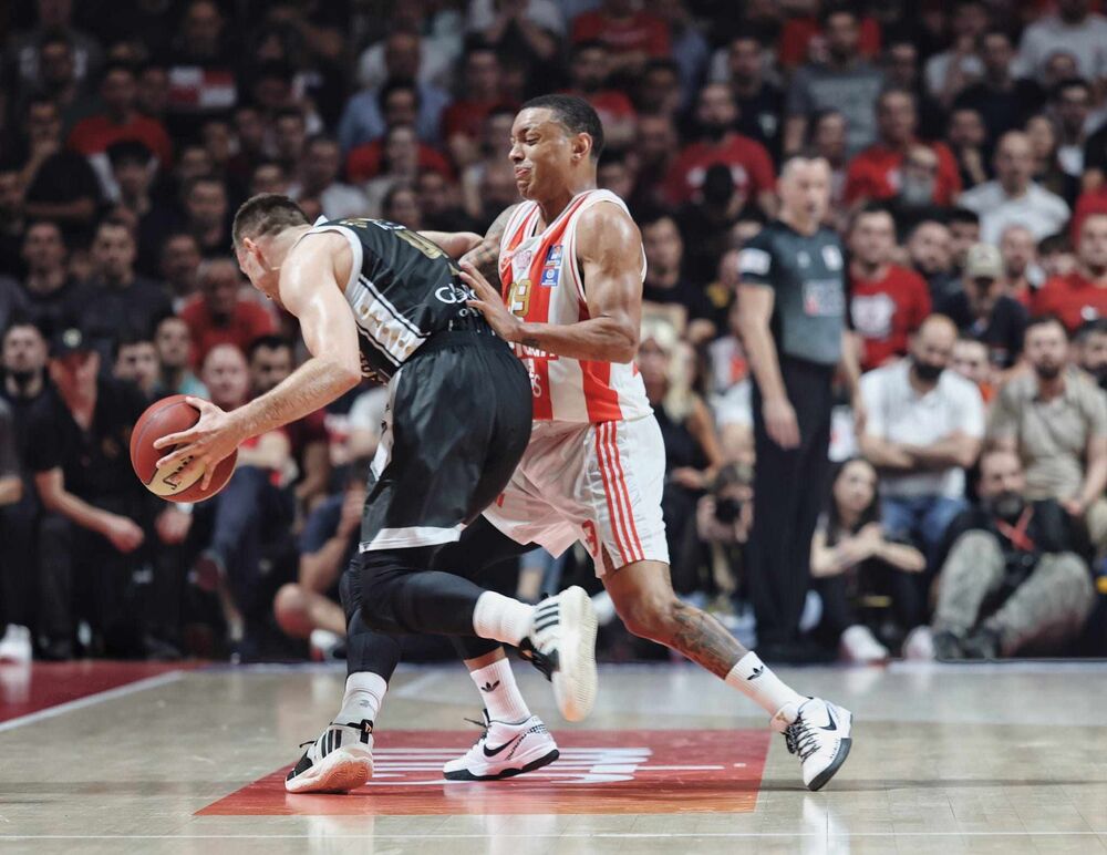 Detalj sa prve finalne utakmice ABA lige Crvene zvezde i Partizana