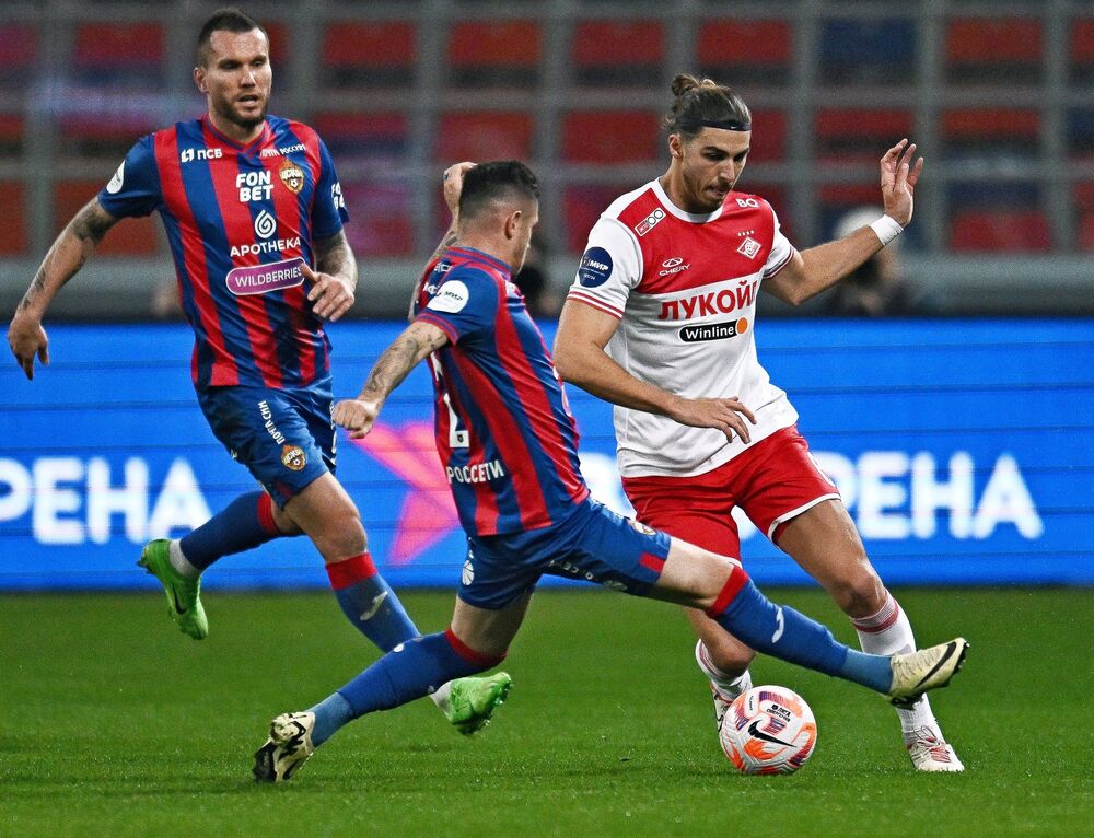 Srđan Babić (desno) na utakmici CSKA i Spartaka iz Moskve