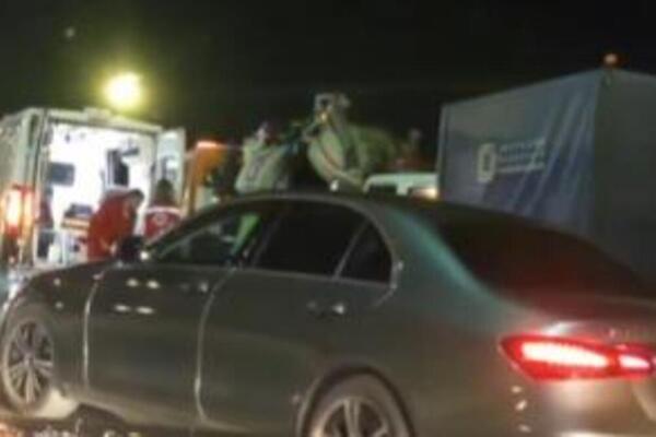 SUDARILA SE DVA KAMIONA, IMA POVREĐENIH! Teška saobraćajna nesreća na mostu na Adi (VIDEO)