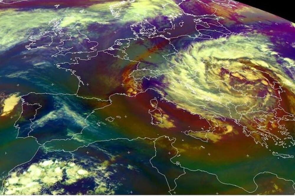 EVO GDE JURI CIKLON: Negde je vreme kao da je JESEN!