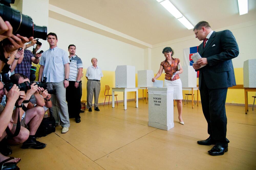 KO JE SUPRUGA SLOVAČKOG PREMIJERA KOJI JE DANAS UPUCAN? Bavi se profesurom, otac joj je bio poznati umetnik (FOTO)