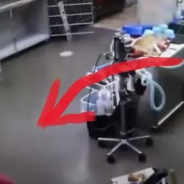 DOKTOR GAĐAO MEDICINSKU SESTRU, KAMERA UHVATILA ONO ŠTO NIJE TREBALO: Ovaj snimak gledajte na svoju odgovornost