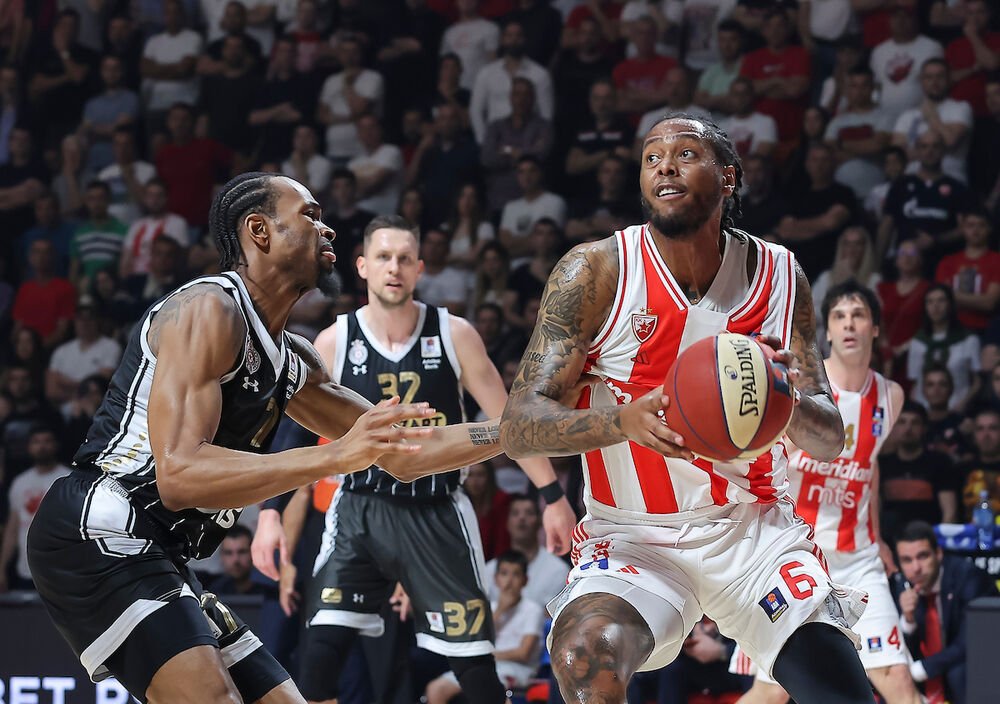 Detalj sa druge finalne utakmice ABA lige Crvene zvezde i Partizana