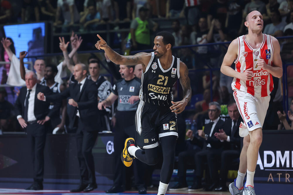 ZA KRAJ! Naneli zakucao i poslednji ekser u sanduk!