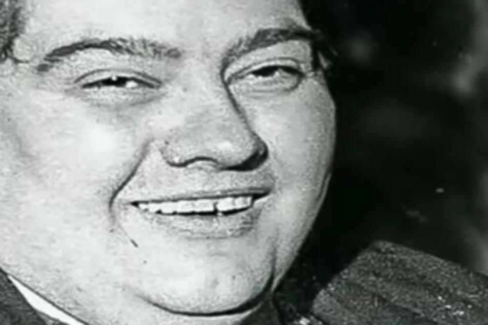 OVAJ GOJAZNI MUŠKARAC NIJE JEO GODINU DANA, A ONDA JE SMRŠAO 125 KILOGRAMA: Zbog slike PRE I POSLE lede se kosti