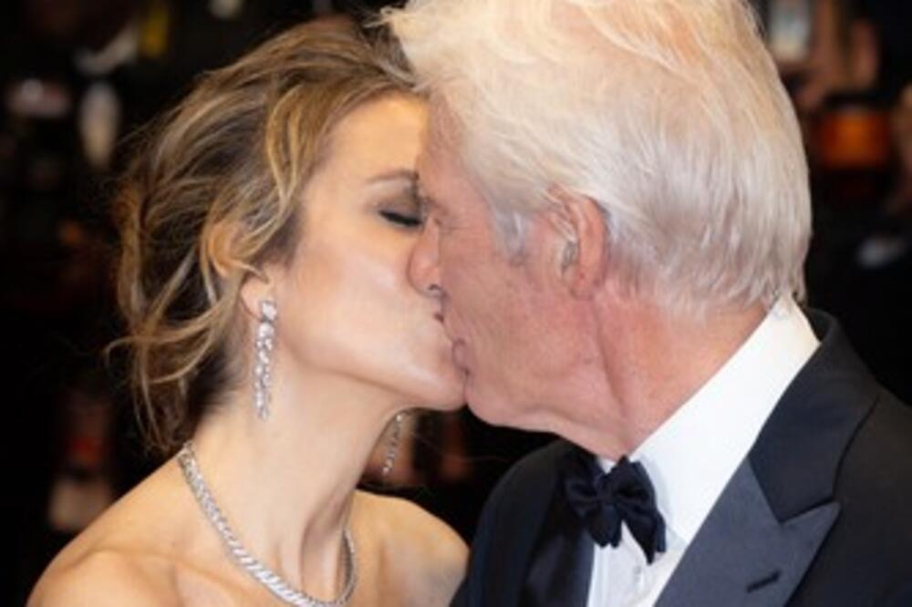 NIJE MOGAO DA SE ODLEPI OD 34 GODINE MLAĐE ŽENE: Slavni DASA u poznim godinama LJUBI KAO MLADIĆ, sva se RASTOČILA