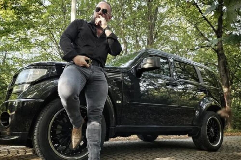 AU, ŠARANE, BRATE MILI! Zgrnuo LOVU pa napravio KUĆERINU: Od prizora ćete biti LJUBOMORNI, sve je u Obrenovcu