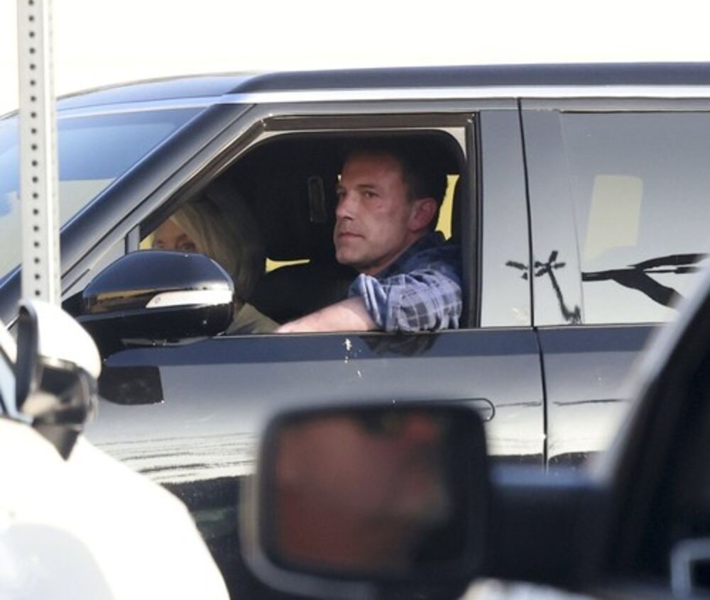 Čini se da mu ništa nije donelo veliku sreću