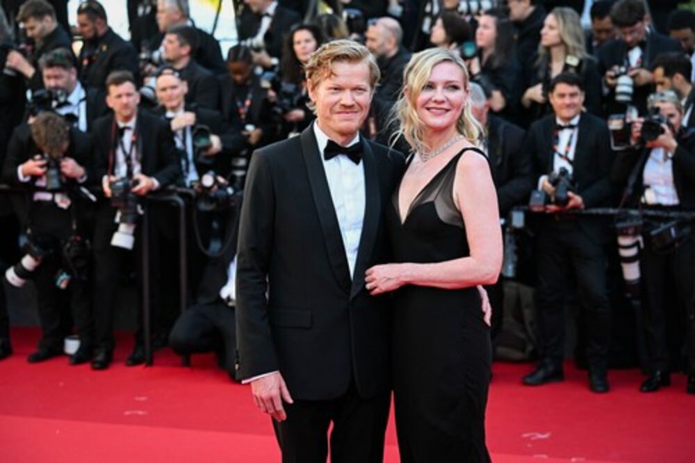 Kristen Danst i Džesi Plemons