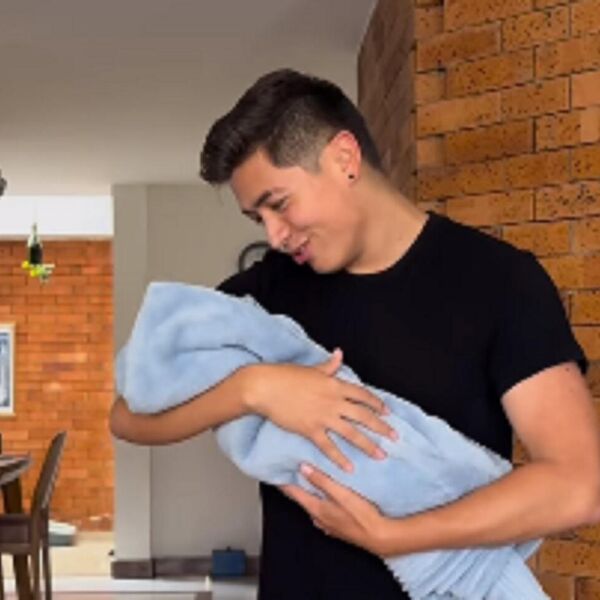 GLUMICA IZ SAPUNICA ZATRUDNELA SA 31 GODINOM MLAĐIM: Njoj je 55 i ne stidi se SVOG IZGLEDA - na mrežama SKANDAL