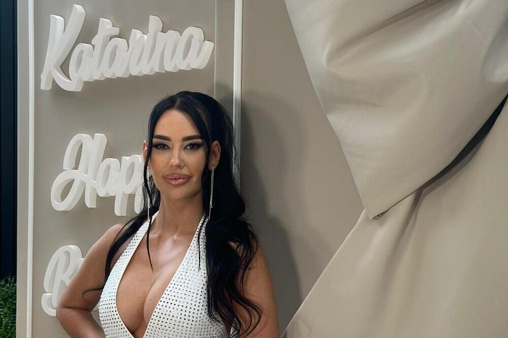 ZA NJU SAMO NAJBOLJE, ROĐENDAN PROSLAVILA GALA: A tek da vidite šta joj je KUMA kupila, voli SKUPO I MARKIRANO