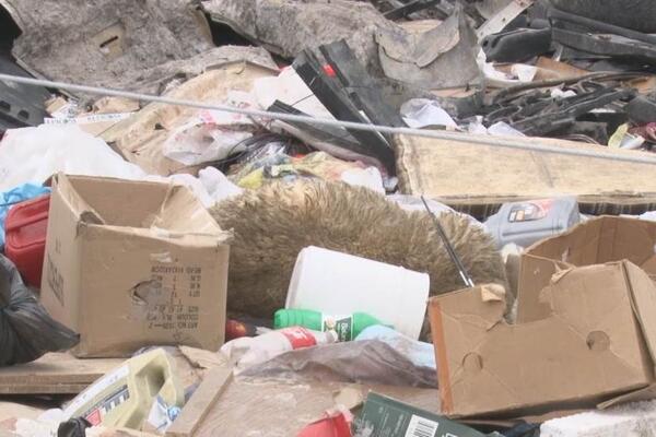 GASTARBAJTERI TRLJAJU OČI, NE VERUJU: Došli da lepo provedu praznike, a onda u rodnom selu zatekli DIVLJU DEPONIJU