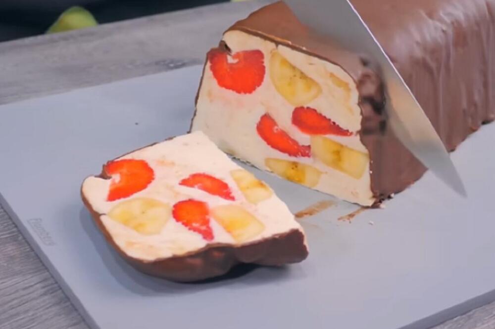 LEDENI KOLAČ OD KOG MOŽE DA SE POLUDI: Bolji od svakog SLADOLEDA, za kremastu strukturu treba da DODATE OVO