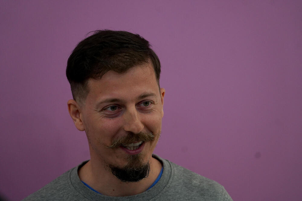 PRVE FOTOGRAFIJE SINA MILANA DINČIĆA: Pevačeva SUPRUGA objavila kadar koji će sve RAZNEŽITI