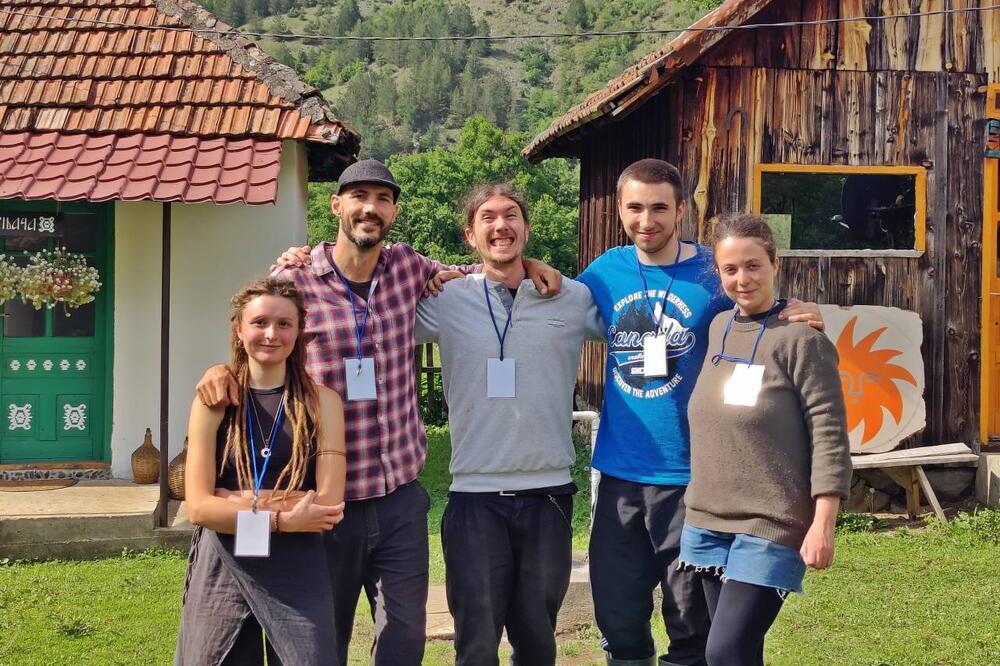 MILOŠ SE VRATIO IZ AMERIKE I ONDA SE ODLUČIO ZA NEŠTO NESVAKIDAŠNJE: Od stare tvrđave napravio PRAVI RAJ NA ZEMLJI