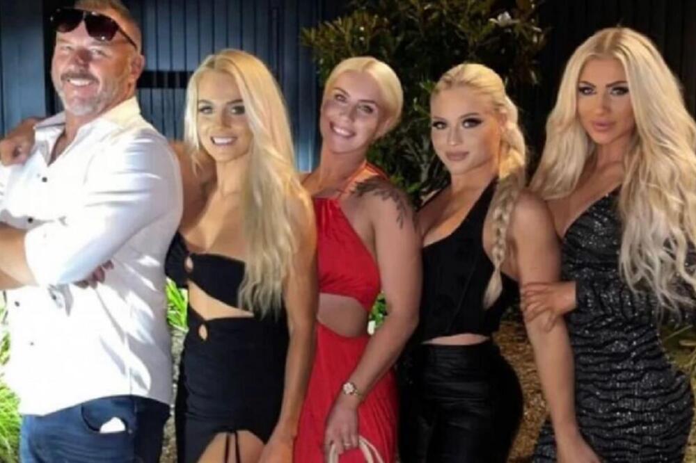 LJUDI SATIMA GLEDAJU I NE MOGU DA POGODE KO JE MAJKA NA FOTOGRAFIJI: Rodila mu 3 ĆERKE ne zna koja je BRUTALNIJA