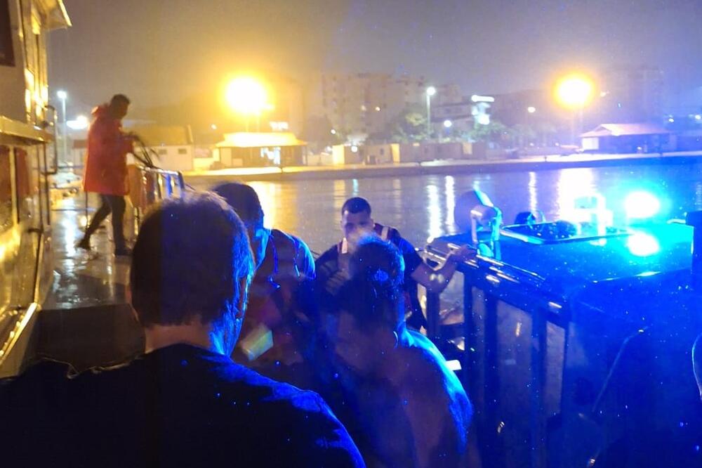 DRAMA NA MORU: U zadnji čas spašena trojica SRBA, među njima i DETE OD DVE GODINE! (FOTO)