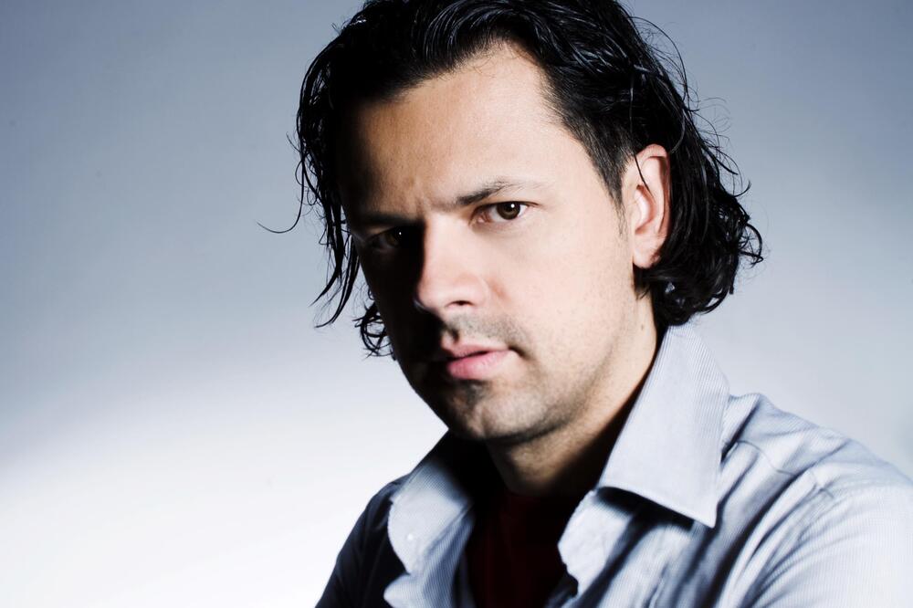 NOVA PESMA KOJA PODSEĆA NA NEKA STARA VREMENA! Grupa Regina snimila je spot za prolećni hit