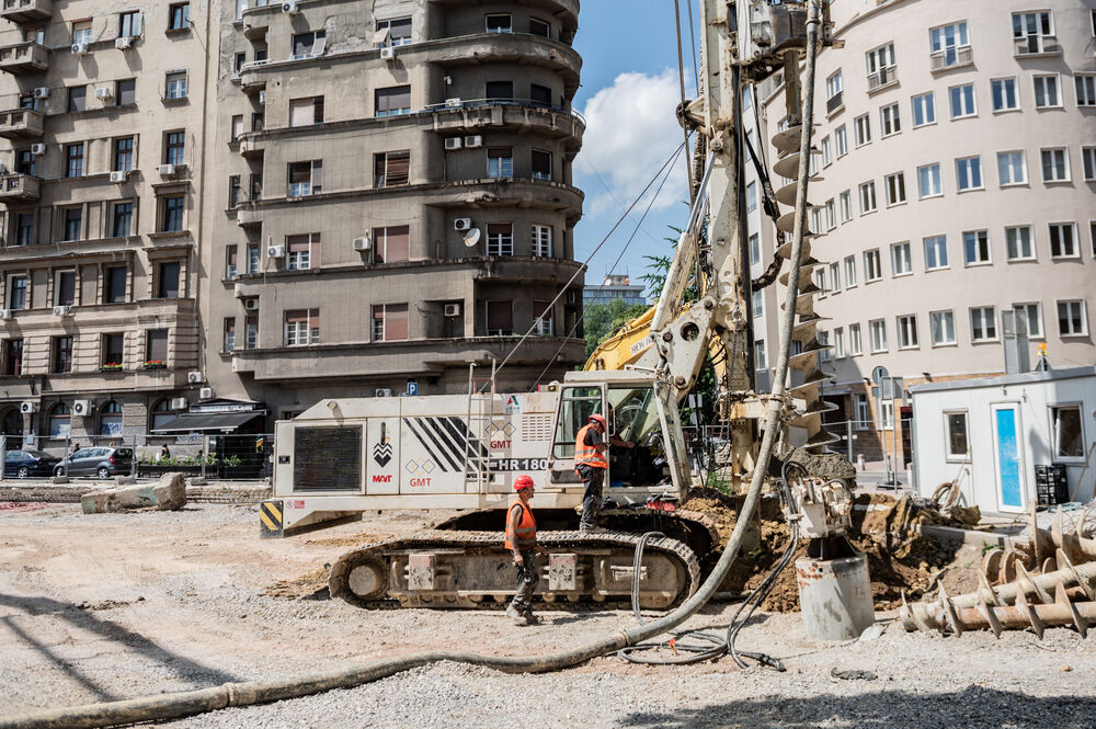 Radovi na izgradnji podzemne garaže