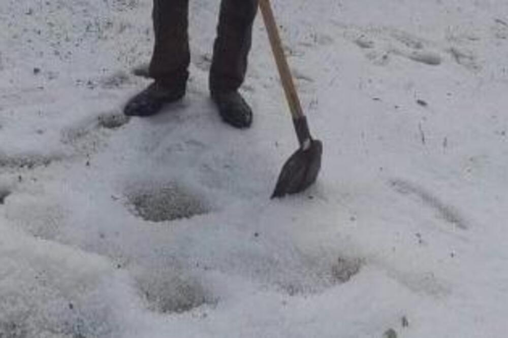 NEVEROVATAN PRIZOR U IVANJICI! Sve se beli KAO DA JE ZIMA, meštani u šoku (FOTO)