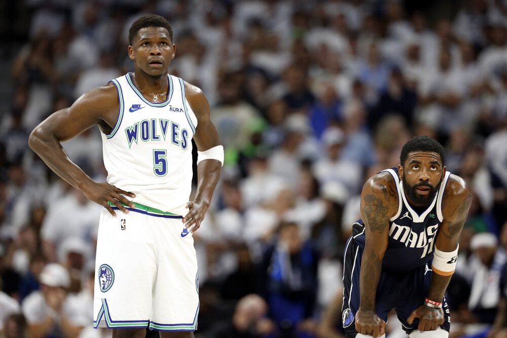 Entoni Edvards i Kajri Irving na utakmici Minesote i Dalasa