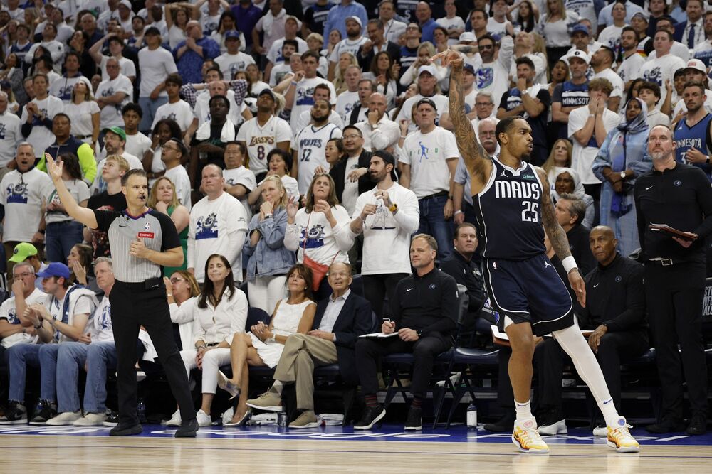 Radost Pi Džeja Vošingtona na utakmici Minesote i Dalasa