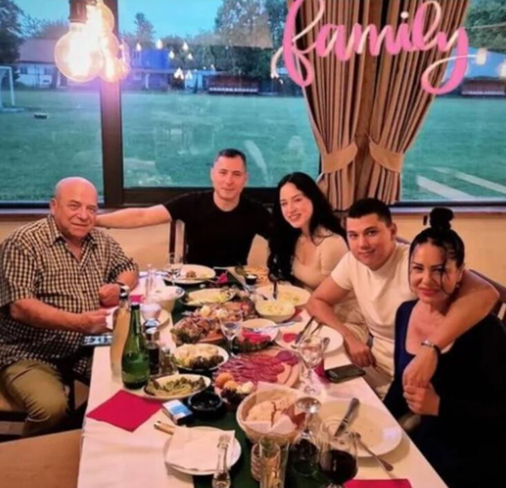 Jovan je na Instagramu pokazao delić atmosfere iz restorana