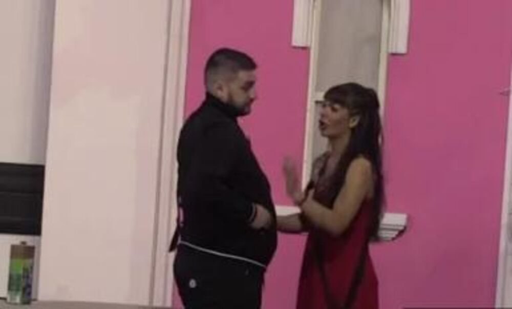 Zola uči Miljanu Nemački jezik