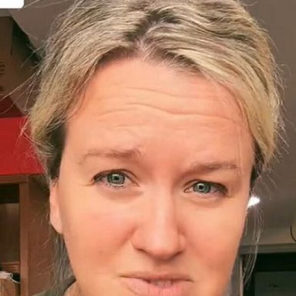 ČULA JE NEOBIČNE ZVUKE ISPOD KREVETA I BRZO POZVALA POLICIJU: Kada je saznala KO IH ISPUŠTA zaledila se, krije se..