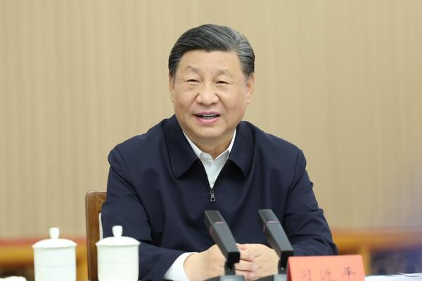Si predsedavao simpozijumom i pozvao na dalju reformu kako bi se unapredila kineska modernizacija