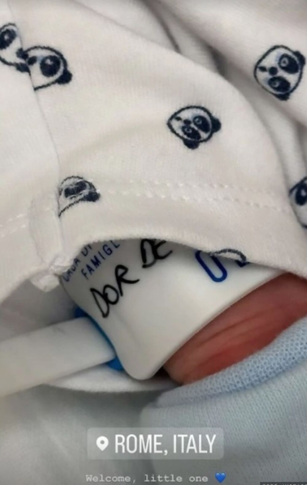 Oglasila se i manekenka