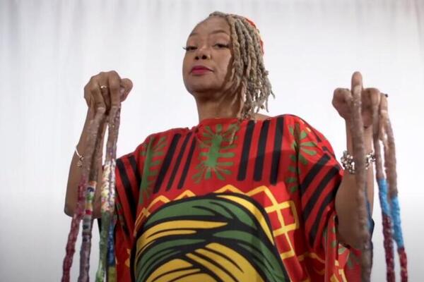 1 ŽENA JE UŠLA U GINISOVU KNJIGU REKORDA, IMA NAJDUŽE NOKTE U ISTORIJI: Otkrila kako IDE U WC, neće vam biti dobro