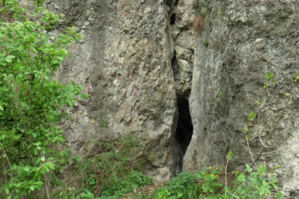 Neće vam biti dobro kad čujete šta je pronađeno u posudama u ovom mestu! Nije daleko , svako može da se obogati