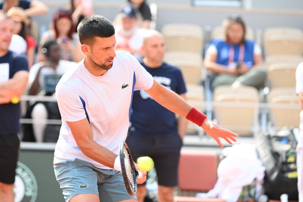 ZABRINJAVAJUĆE! Đoković ima NEOBIČNU PROMENU na glavi! (FOTO)