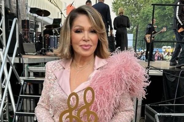 NIŽE NAGRADE! Neda Ukraden u nikad boljoj formi, pored pesma niže i nagrade